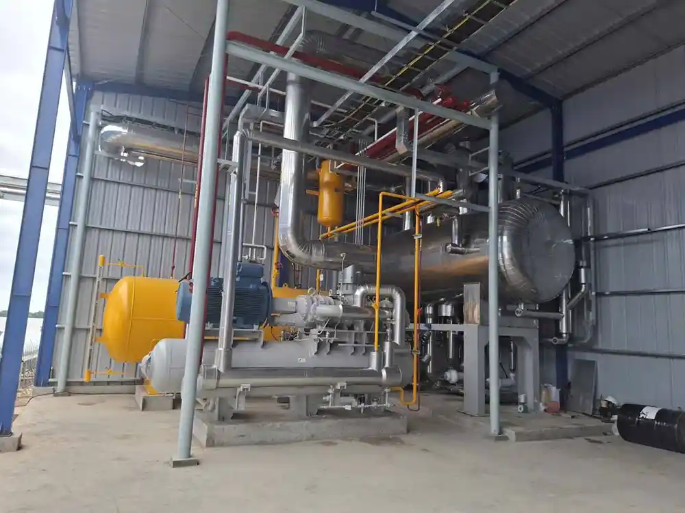 Mayekawa (Mycom) high-efficiency ammonia screw compressor in a seafood processing plant in Vietnam, delivering reliable, low-energy refrigeration for quick freezing and cold storage